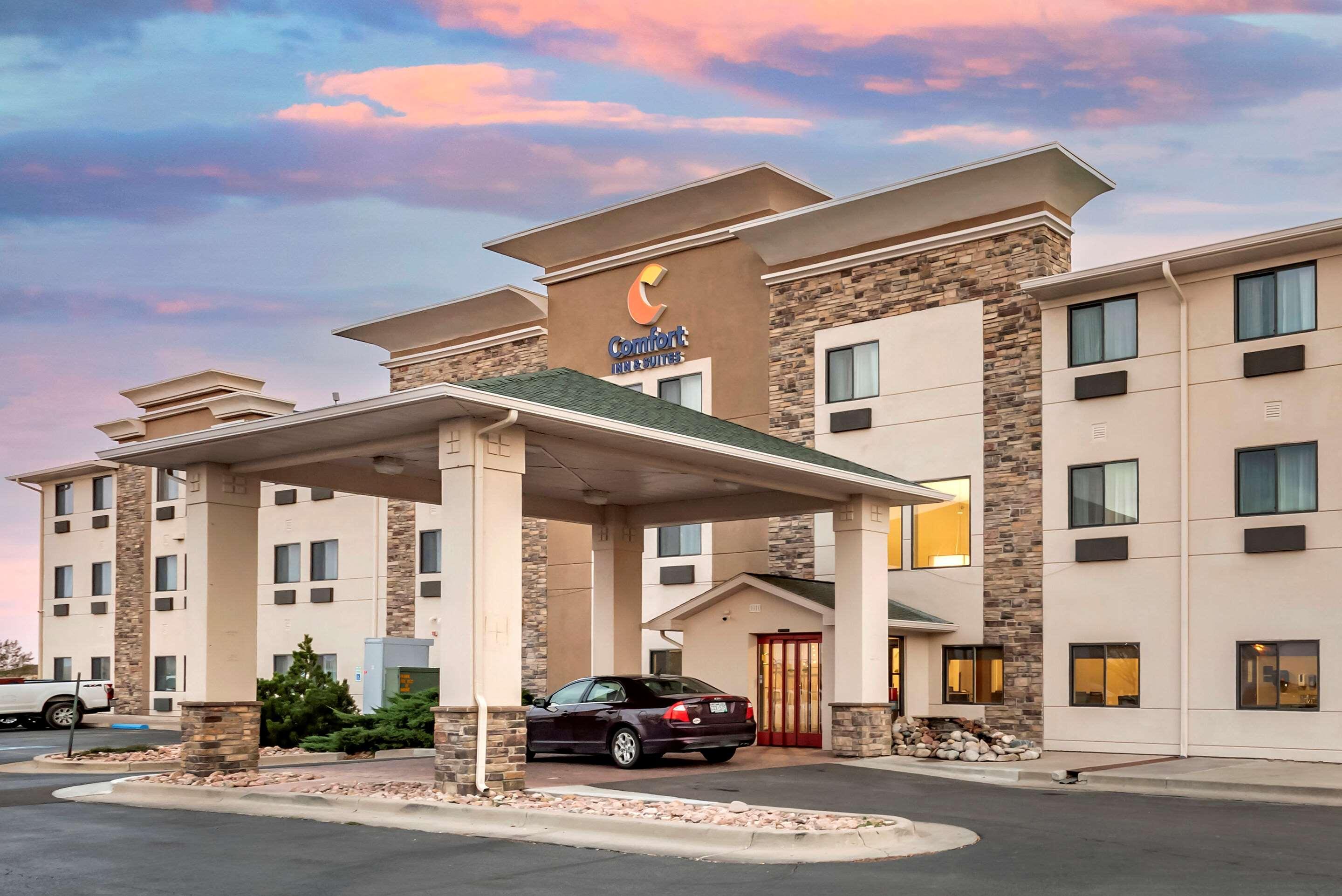 Comfort Inn & Suites Pueblo Exterior photo