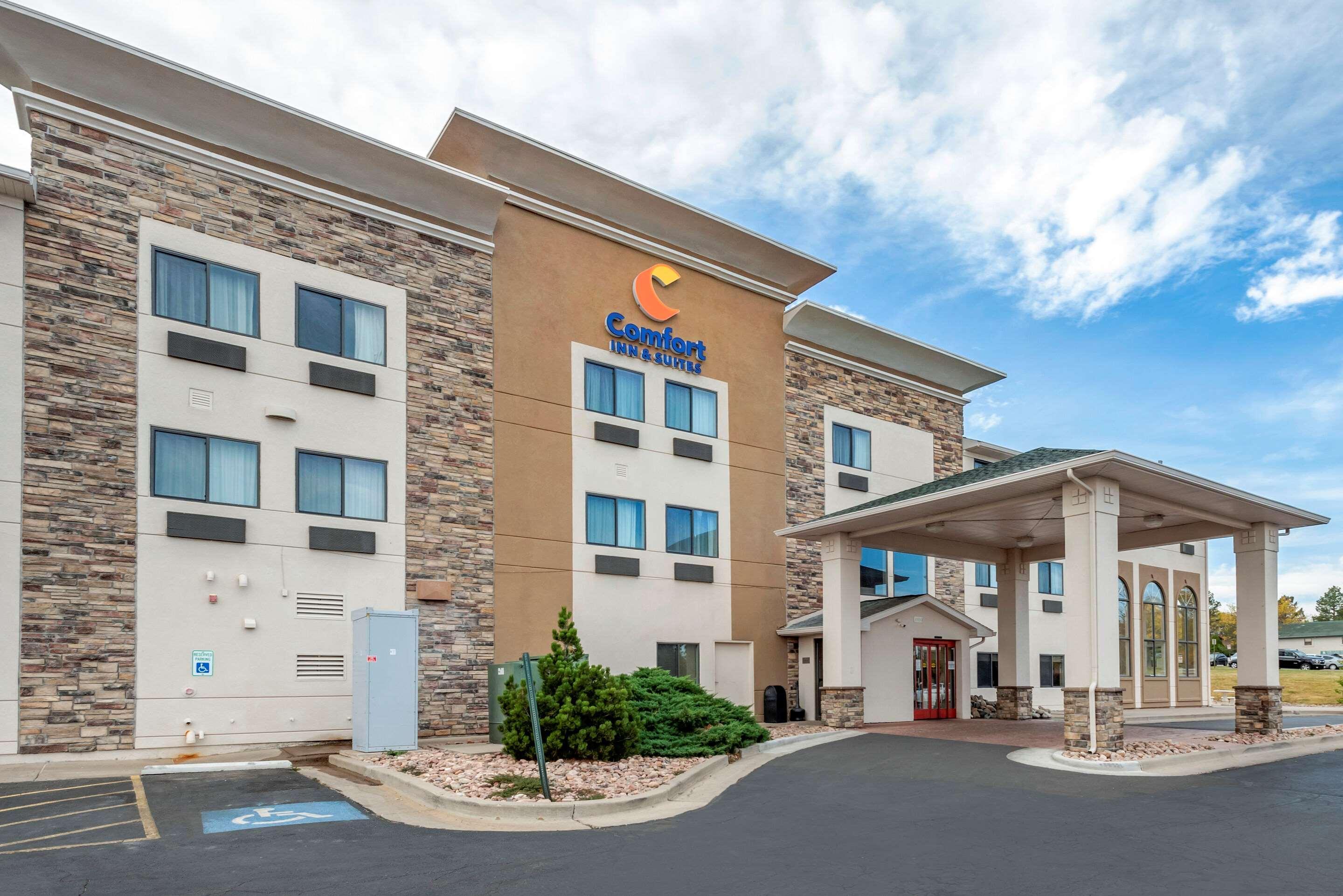 Comfort Inn & Suites Pueblo Exterior photo