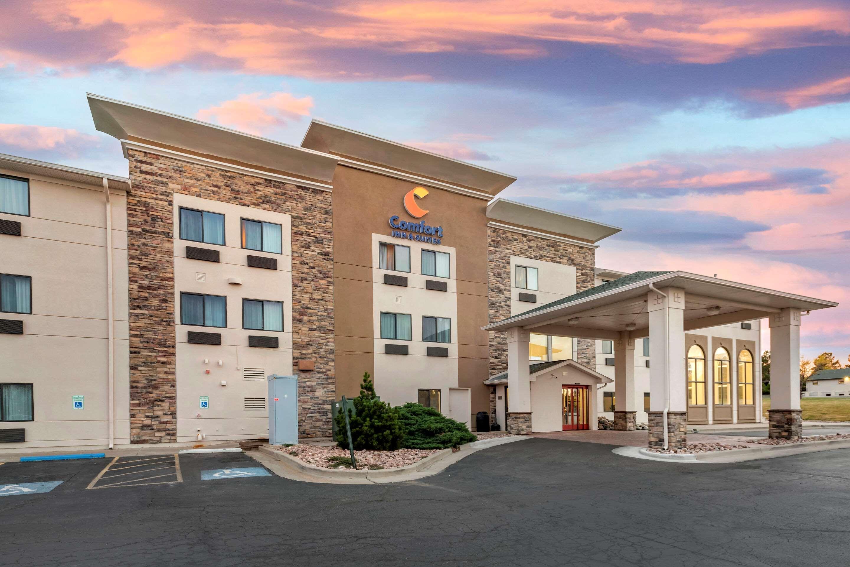 Comfort Inn & Suites Pueblo Exterior photo